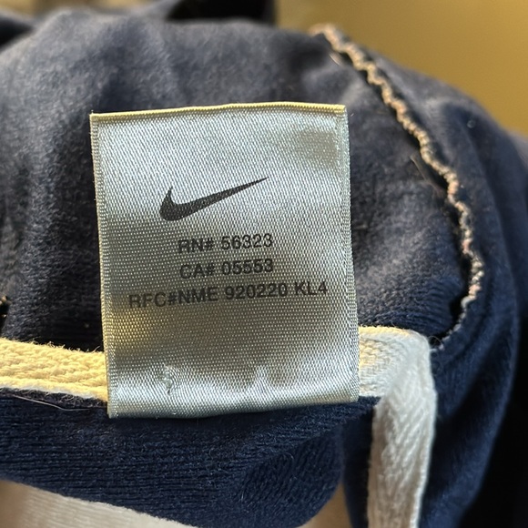 Nike Navy wind breaker jacket. EUC children’s M10-12 - Picture 10 of 10